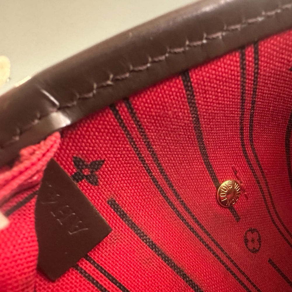Authentic LV Damier Ebene Neverfull MM - Picture 9 of 16